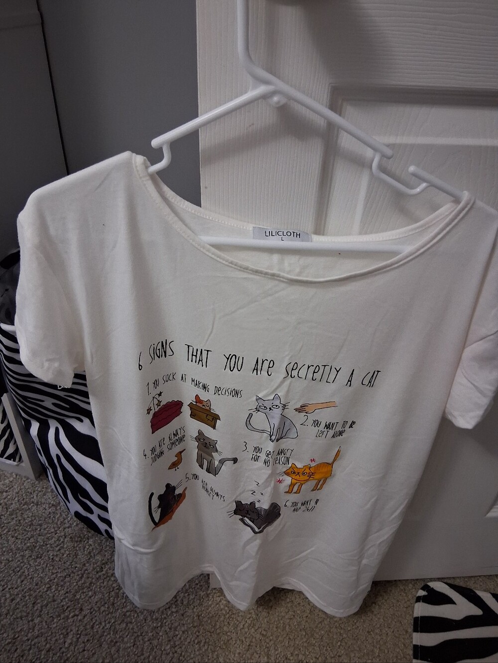 Women's Lilicloth cat graphic t-shirt